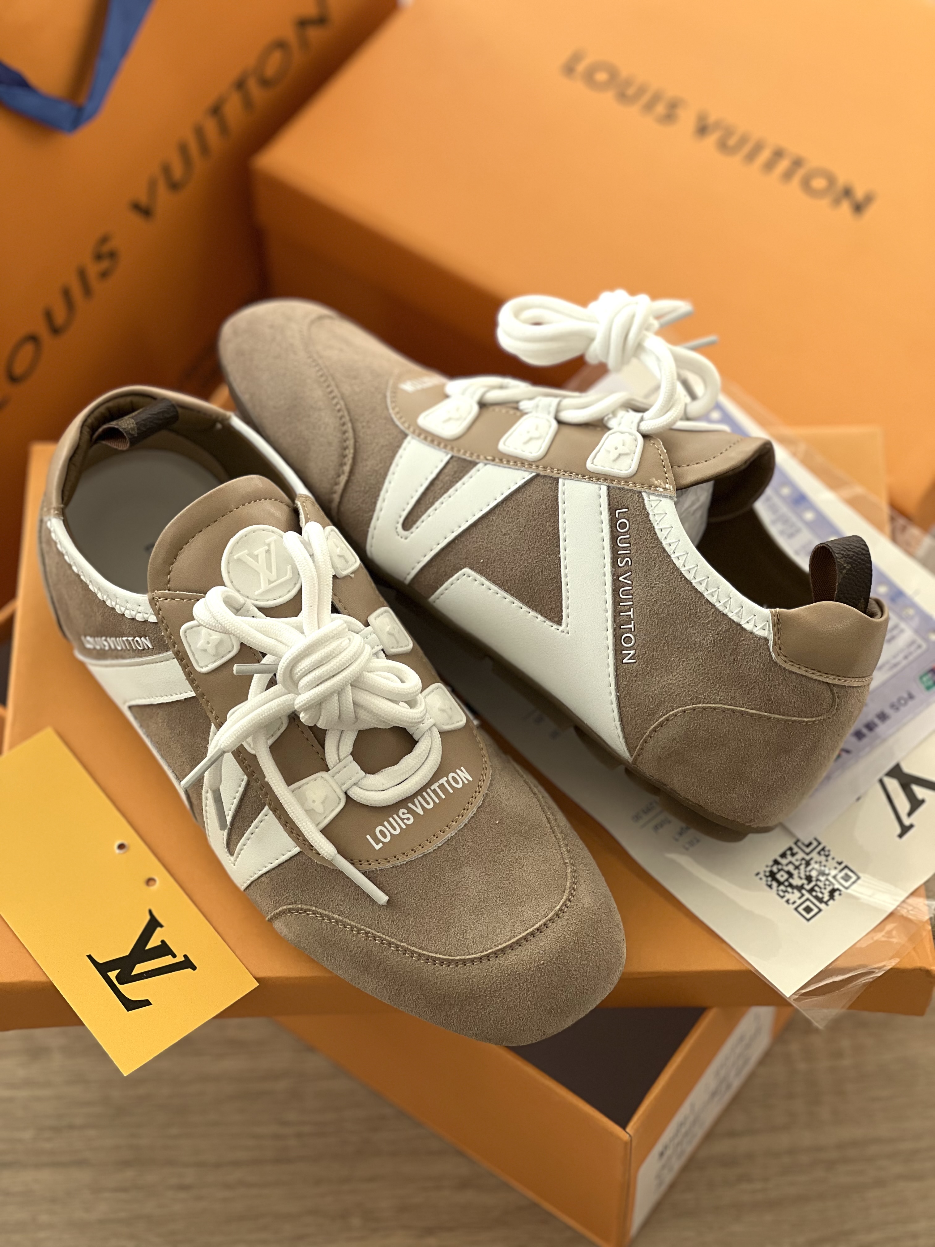 کتونی ال وی